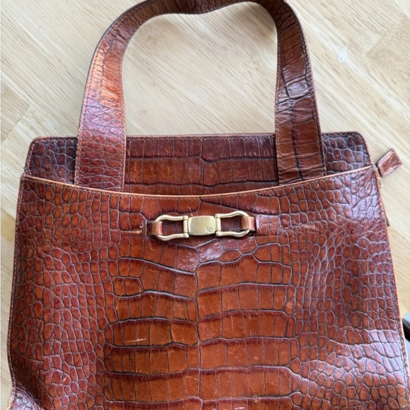 Chic Leather Brown Crocodile Pattern Shoulder Bag Brass Accent Two Handle Zip - Picture 2 of 10